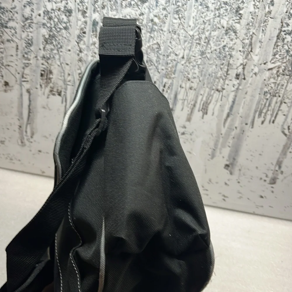 Skip Hop Dash Messenger Diaper Bag Black